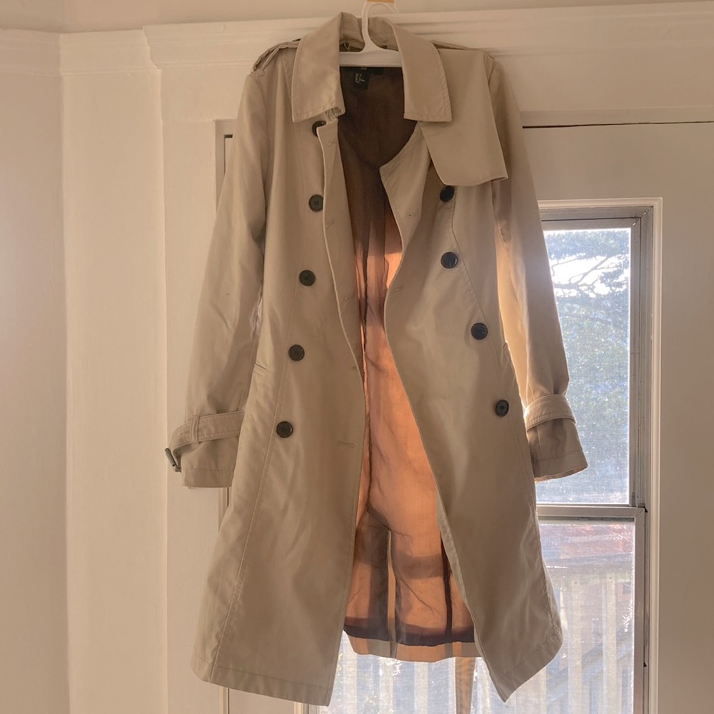Khaki Trench! Classic!